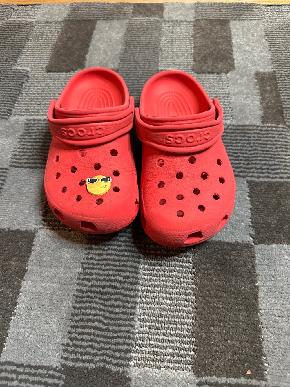 CROCS Kids Classic Clog in Bright Red with Jibbitz size J1
